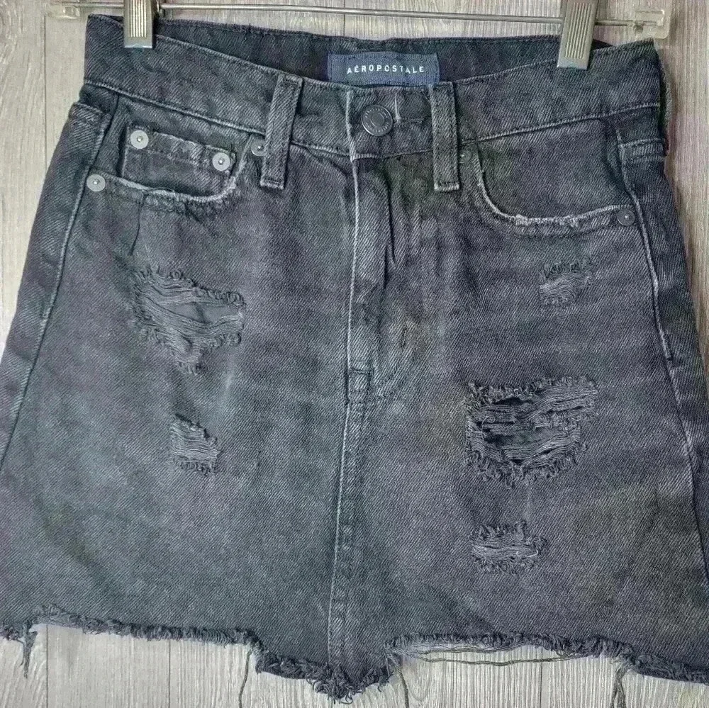 ♡Aeropostale‎ black denim highrise distressed mini skirt. Size 000. C-3